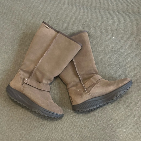 Sketchers Shape up Sherpa Mid Calf Boot - Picture 1 of 6